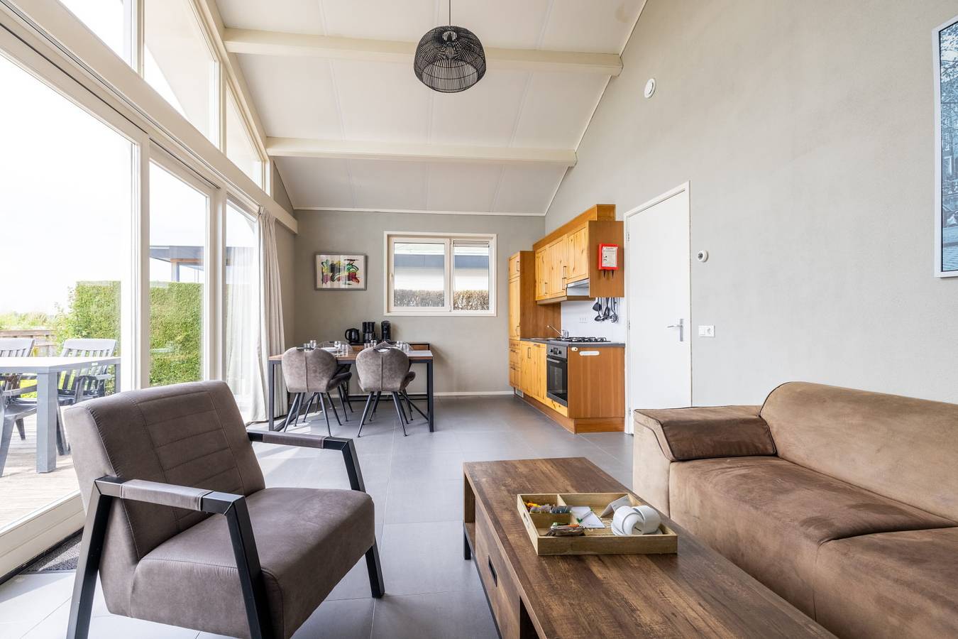 Mooi 4 persoons vakantiehuis aan viswater nabij Medemblik aan het Ijsselmeer. in IJsselmeer