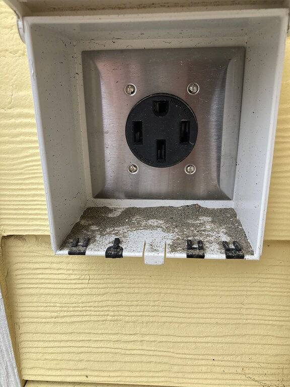 Family Fun Near Ocean Shores—Hot Tub, Elevator & Easy Dune Walk to Beach in Copalis Beach, Grays Harbor County