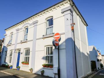 Log Cabin for 6 People in Sandown, Isle of Wight, Photo 1