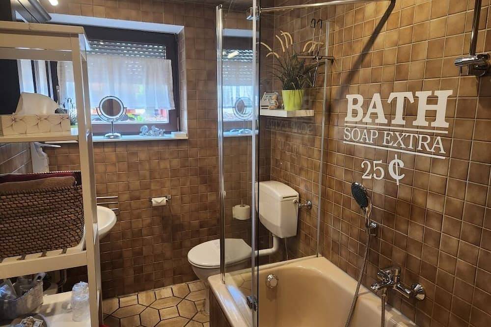 Ganze Wohnung, Ferienwohnung Salut für bis zu 6 Personen in Saarbrücken, Saargau