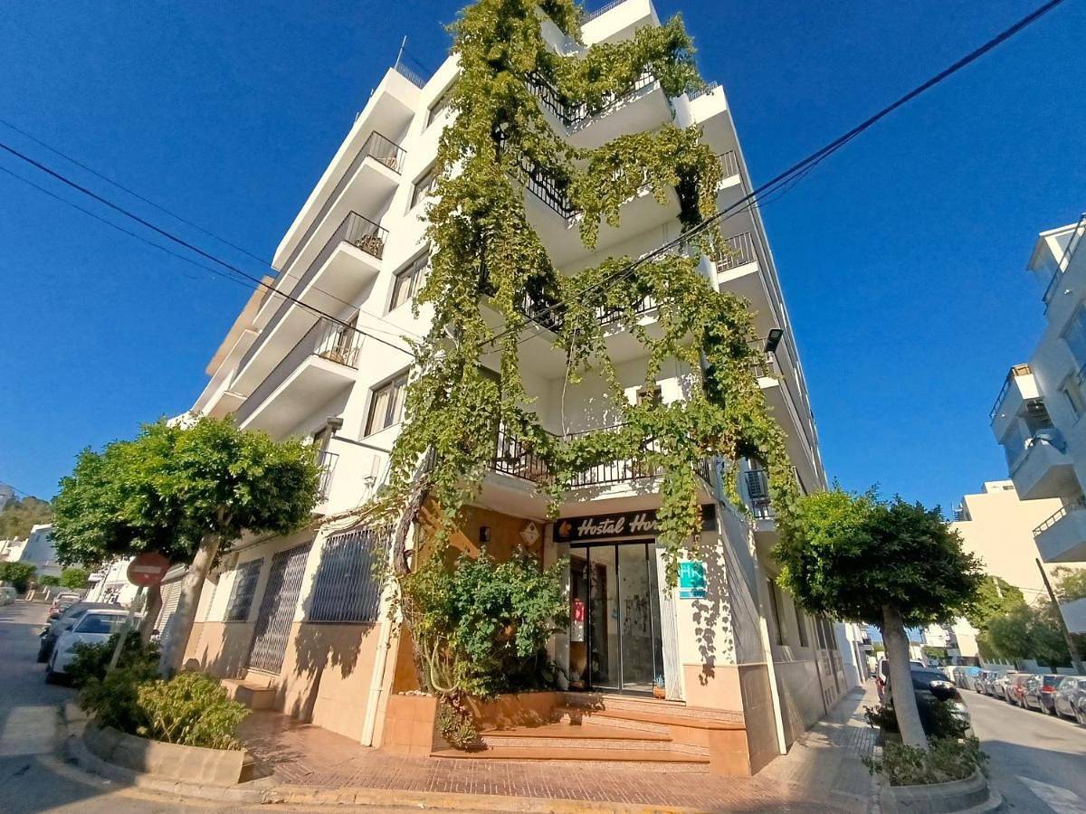 Hostal Horizonte in Ocean Beach Ibiza, Sant Antoni de Portmany