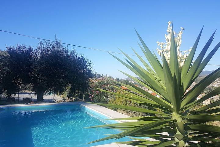 Villa für 6 Personen, mit Balkon und Garten sowie Pool in Imperia