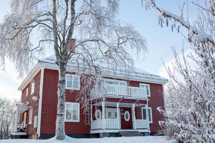Location de vacances pour 6 personnes, avec sauna ainsi que terrasse et jardin à Jokkmokk - 2