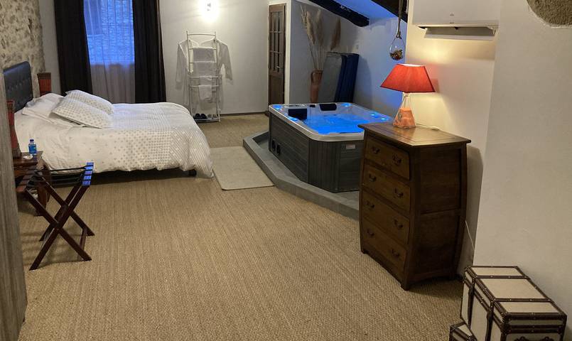 Chambre d’hôte pour 2 personnes, avec jacuzzi ainsi que terrasse et sauna dans l' Hérault - 3