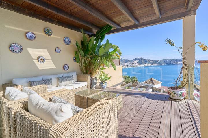 Ferienhaus für 4 Personen, mit Balkon und Seeblick sowie Garten - 1