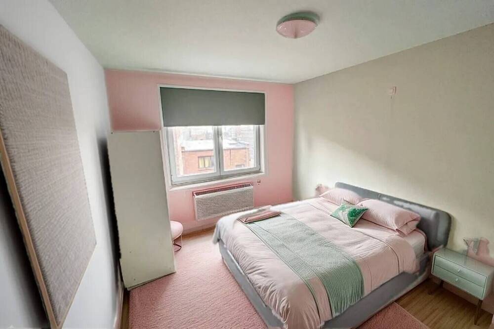 Geheel appartement, Tirou 3 station and airport center in Charleroi, Henegouwen