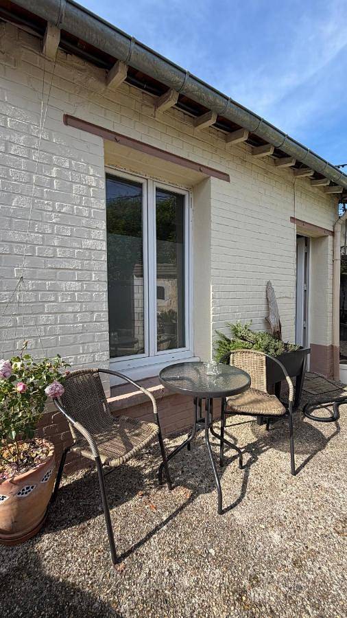 Mini studio et espace extérieur in Méry-sur-Oise, Val-d'Oise