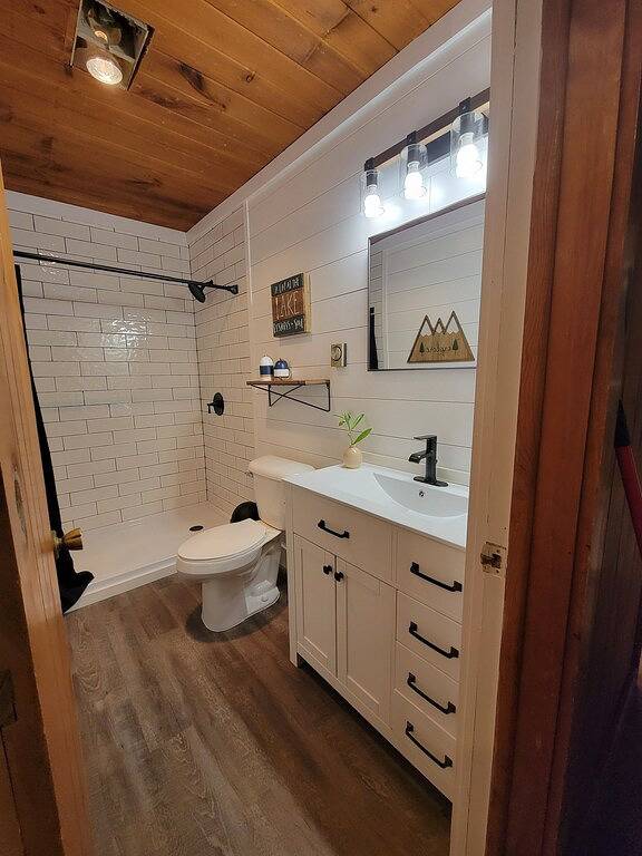 Glamping for 6 people, with terrace in Wisconsin