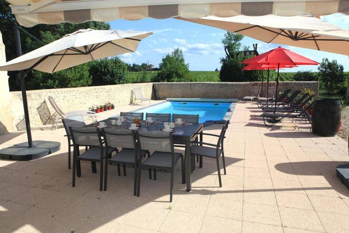 Chambre d’hôte pour 14 personnes, avec jardin et terrasse à Saint-Seurin-de-Cadourne - 2