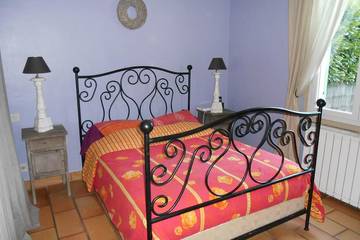 Villa for 6 Guests in Marseille, Marseille region, Picture 1