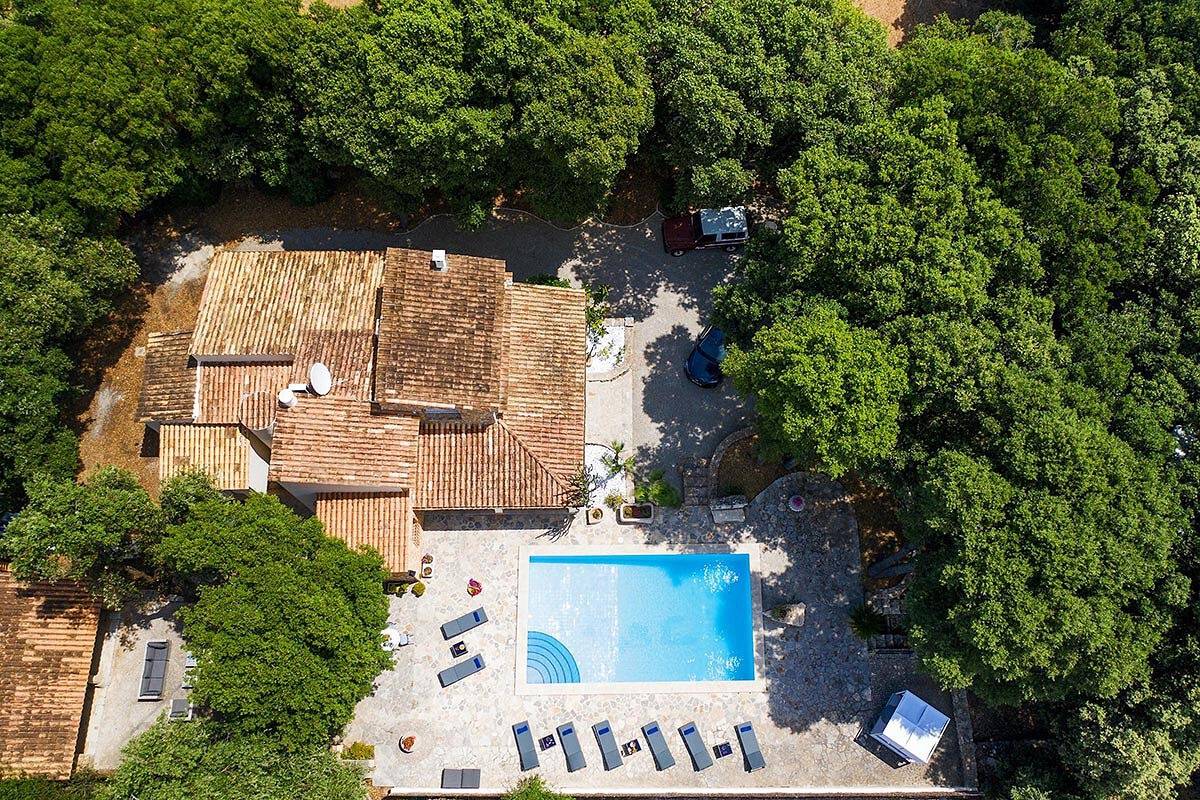 Finca "Las Encinas" with Mountain View, Pool, Wi-Fi, Air Conditioning & Garden in el Vilà, Pollença