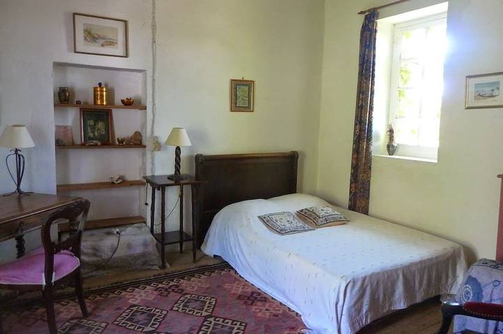 Location de vacances pour 7 personnes, avec jardin ainsi que terrasse et jacuzzi dans Le Gillieux - 3