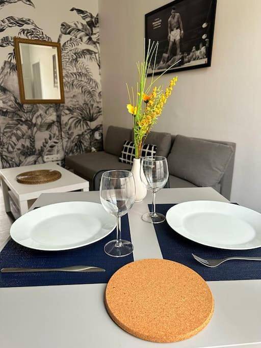 Appartement entier, L audacieux T2 proche gare Rer E in Villemomble, Seine-Saint-Denis
