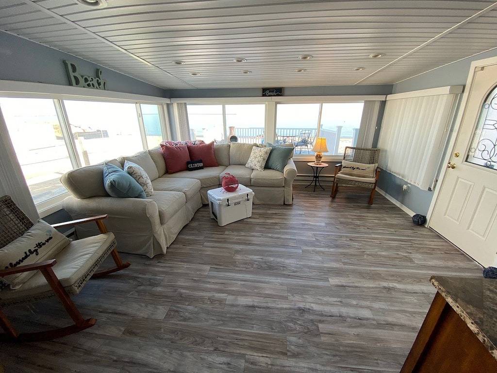 Waterfront Beach House in Clinton, Connecticut