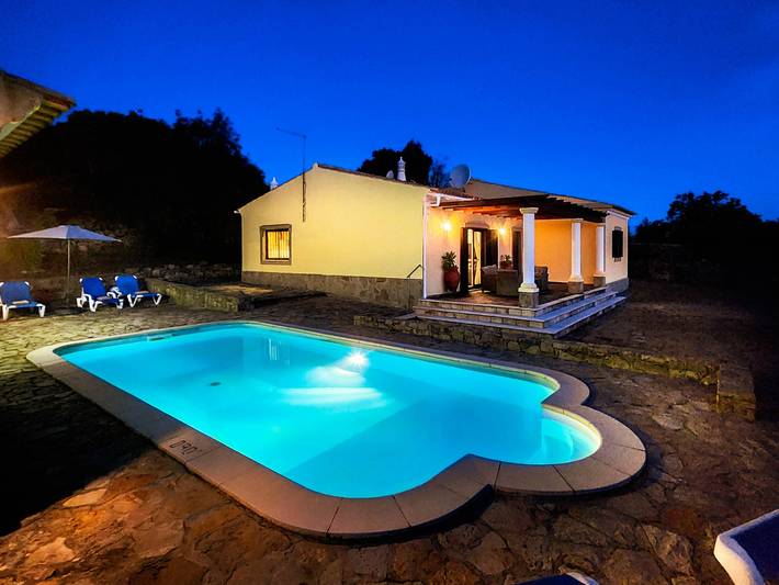 Ferienhaus für 8 Personen, mit Terrasse und Garten in São Brás de Alportel