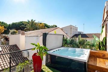 Location de vacances pour 6 personnes, avec vue et jardin, animaux acceptés dans Gare Du Grau Du Roi