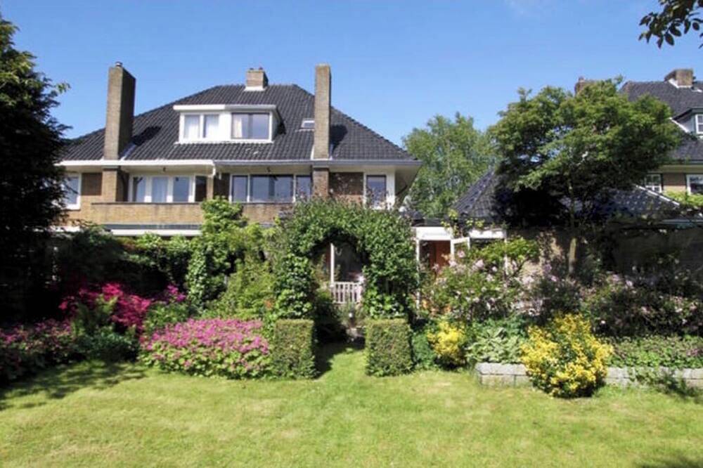 Classic Home: Oasis Near Amsterdam, Beach, Formula 1, +6 bikes in Heemstede, North Sea Netherlands