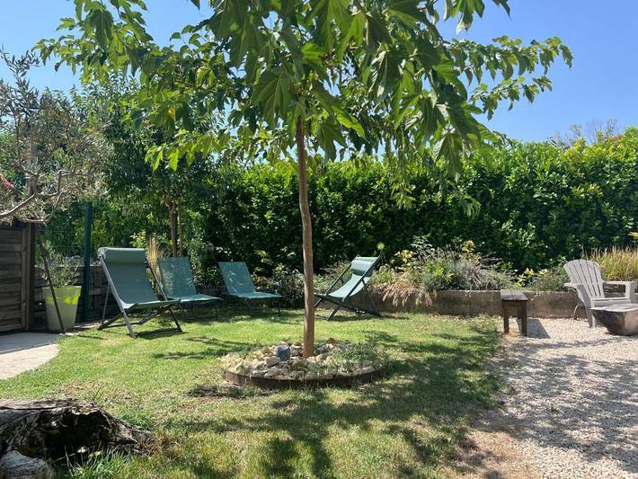 Gîte pour 6 personnes, avec jardin et piscine à Camaret-sur-Aigues - 3