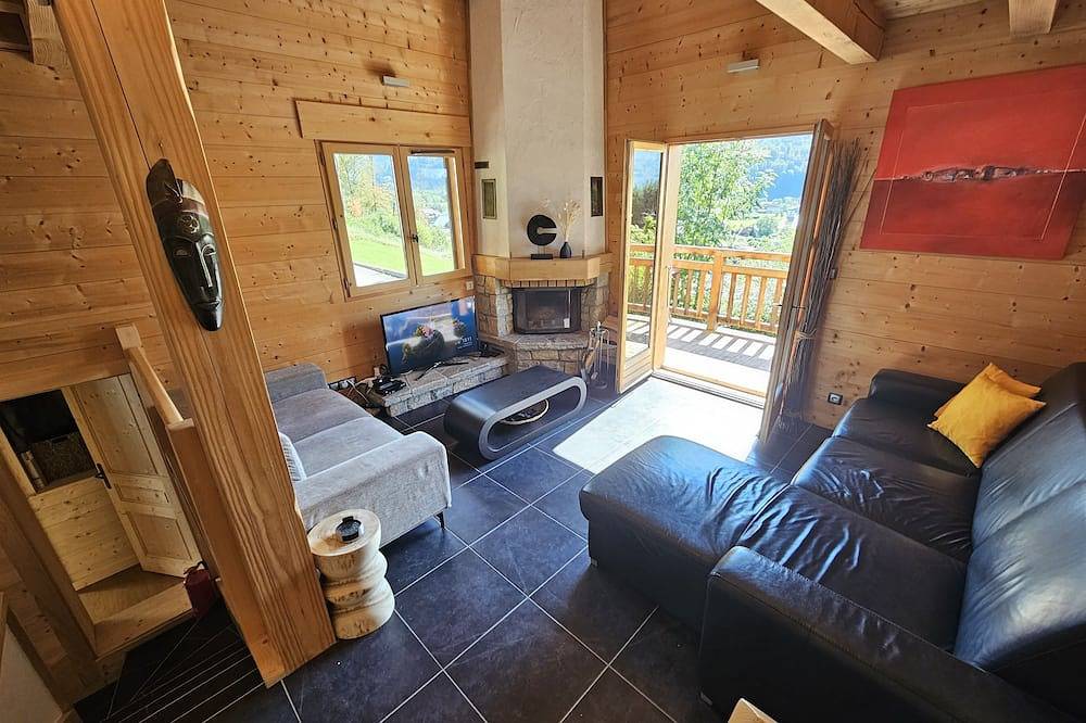 Ganze Wohnung, Buqa - Eine modern ausgestattete alpine \"die ganze Saison\" Wohnung im Zentrum von Samoens in Samoëns, Region Bonneville