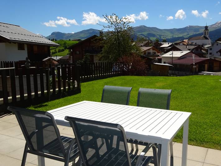 Ganze Ferienwohnung, Ferienwohnung Casa Carola, Brigels - 4.5 Zimmer Ferienwohnung für max. 7 Pers. im Eg in Brigels, Alpenarena