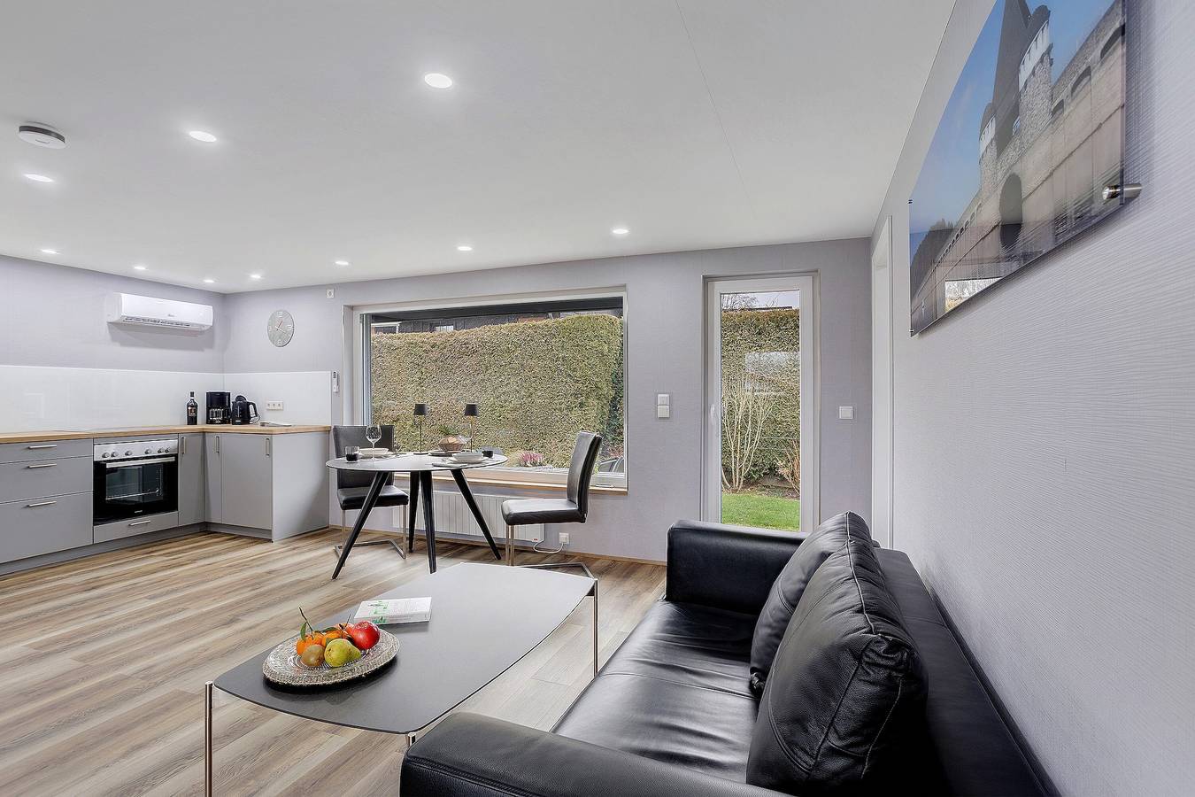 Casa Adelon con terraza privada, wifi y aire acondicionado junto al lago Möhnesee in Möhnesee, Distrito de Soest
