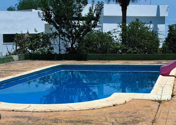 Apartamento para 12 personas, con balcón y piscina, Se admiten mascotas en Molina de Segura