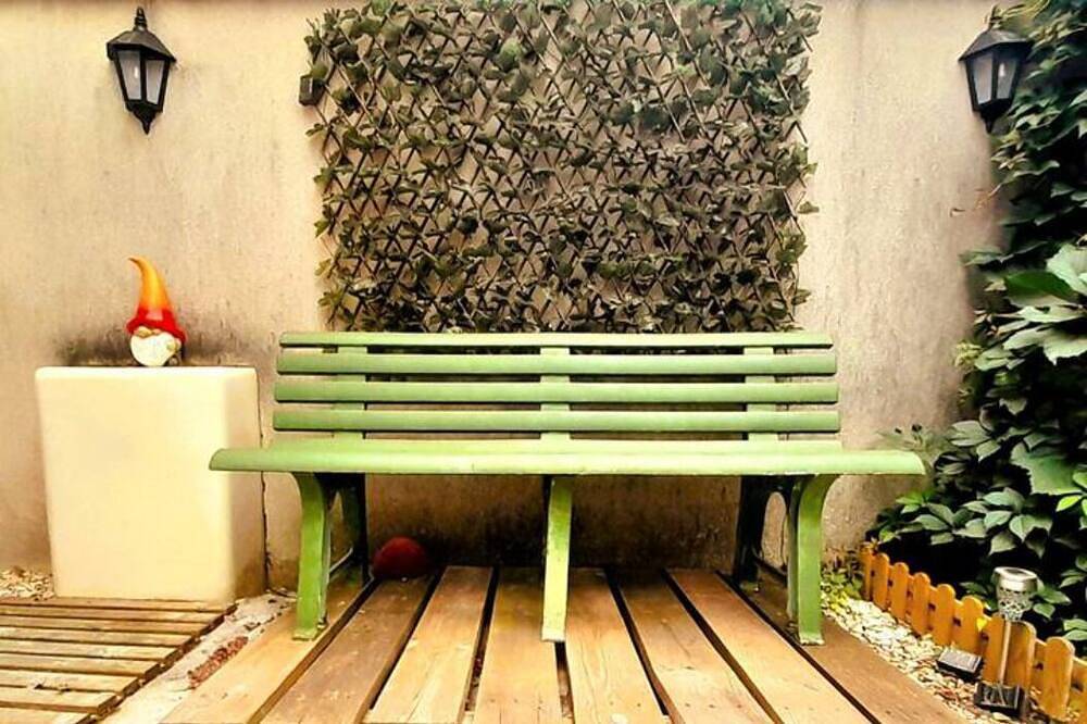 Appartement entier, 1-Studio Cosy à 10 min de Paris | Train, Métro in Noisy-le-Sec, Seine-Saint-Denis