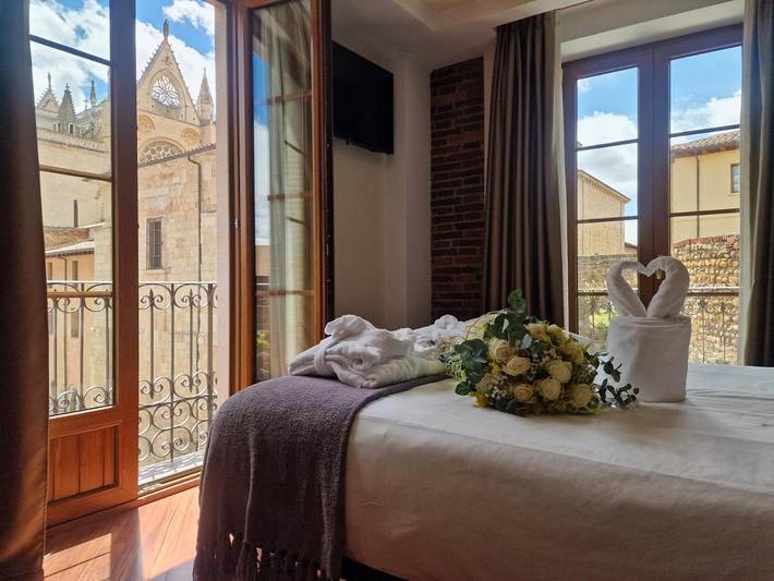 Hôtel pour 2 personnes, avec terrasse et sauna ainsi que piscine et vue à León - 3