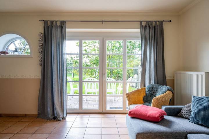 Ferienwohnung für 4 Personen, mit Terrasse und Garten in Borgsum