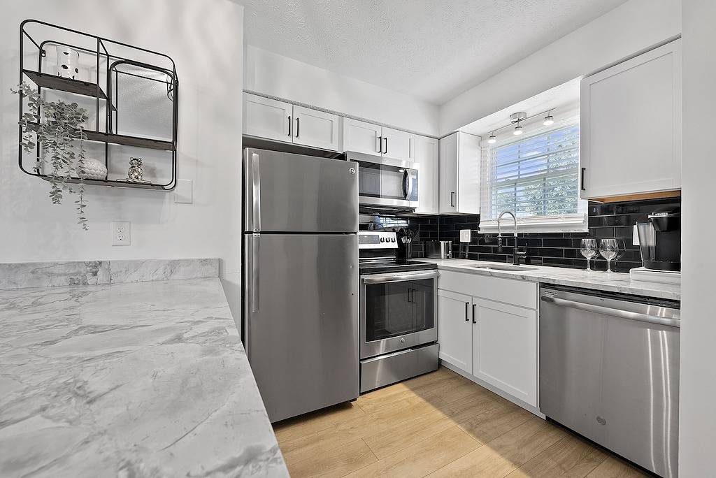 3 Bedroom Ranch Home w/ fenced back yard and deck. in Columbus, Ohio