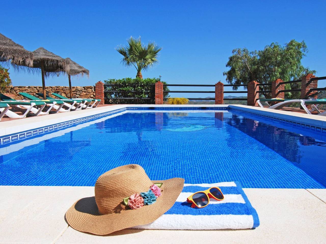Villa Los Poyatos, beheizter Pool, Wifi, Ac,Bbq in Comares, Provincia de Málaga