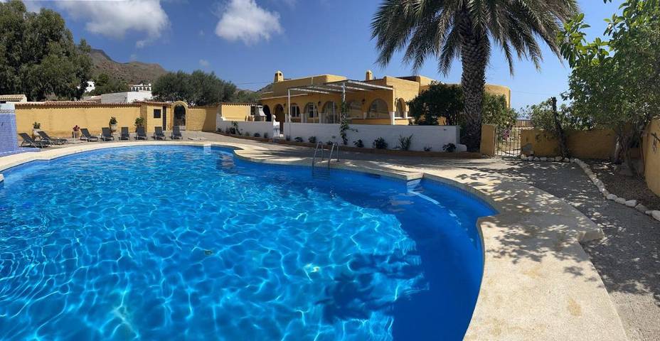 Chalet para 10 personas, con Balcón y Terraza además de Jardín y Piscina en Mojácar