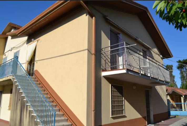 Gîte pour 6 personnes, avec balcon à Fiumaretta di Ameglia