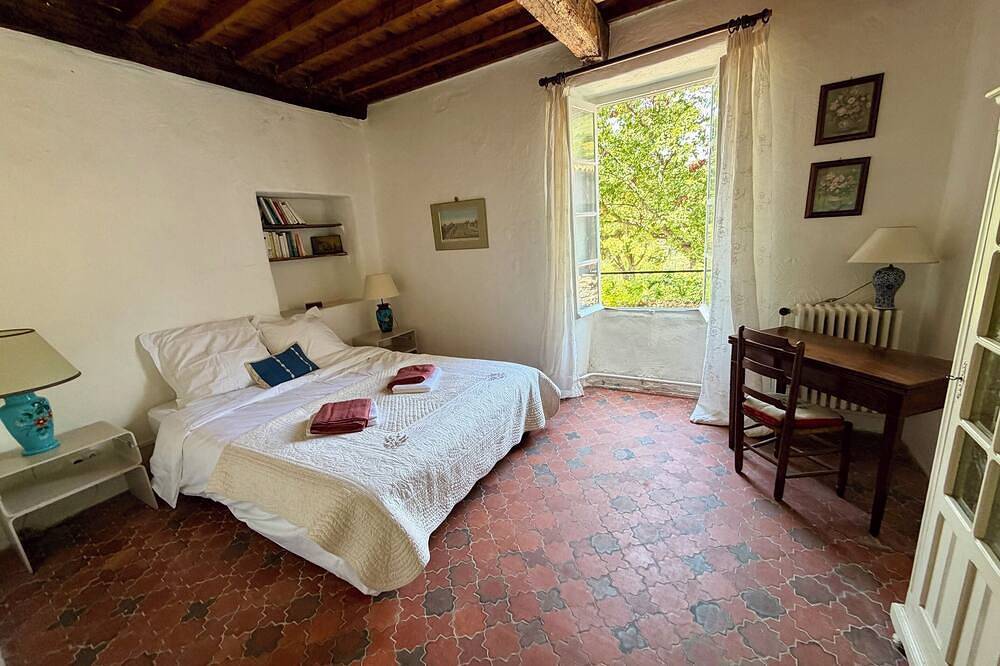 Le Liotard - Grande demeure familiale : confort, piscine, vue - 10/16+ personnes in Aubignas, Privas (arrondissement)