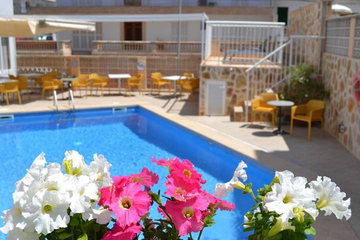 Hôtel pour 2 personnes, avec vue ainsi que piscine et balcon, adapté aux familles