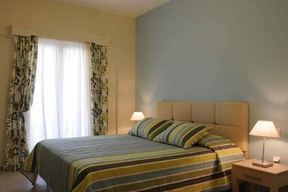 Entire apartment, Astarte Villas - Coco Palm Deluxe 2 Bedroom Apartment N3 in Planos, Zakynthos