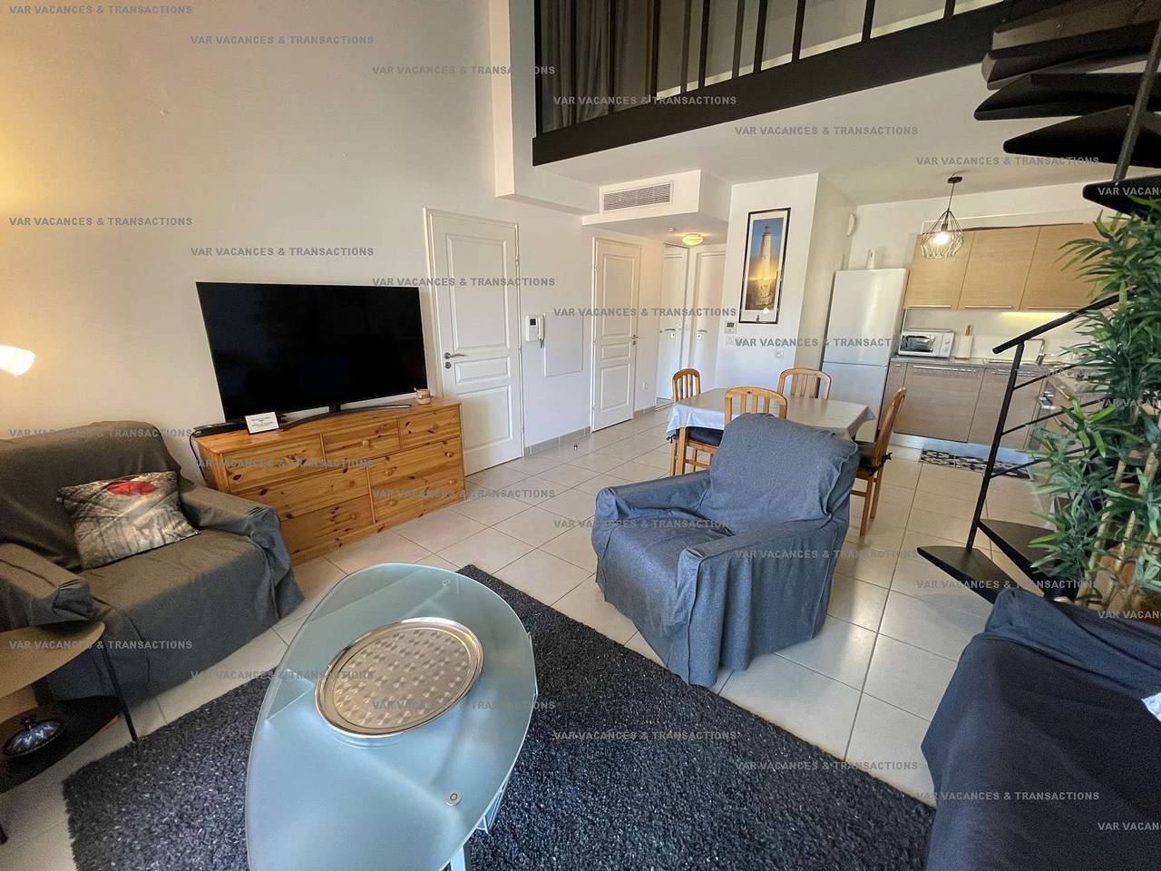 Apartamento vacacional entero, Gran terraza con vista al mar, residencia reciente, todo a pie. in Saint-Mandrier-sur-Mer, Region de Toulon