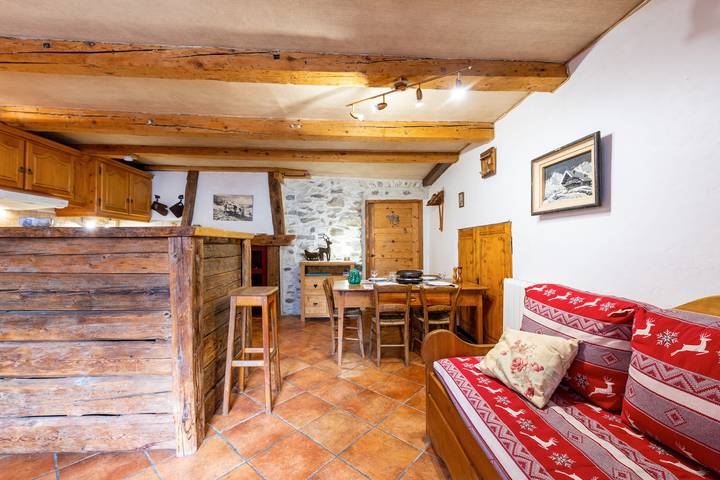 Studio entier, Studio "2-4 Personnes" avec vue sur les montagnes, terrasse privée et Wi-Fi in Beaufort (Rhône-Alpes), Région d'Albertville