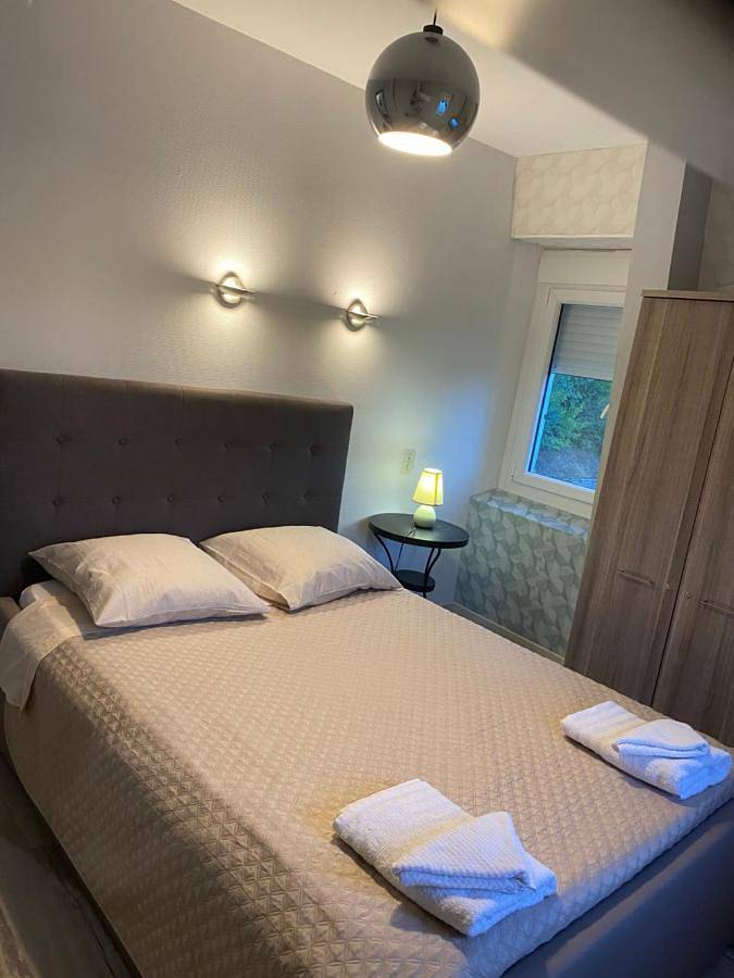 Appartement entier, La casa du port, Chambres, suite privée, appartement avec vue sur la rivière in Capdenac, Lot