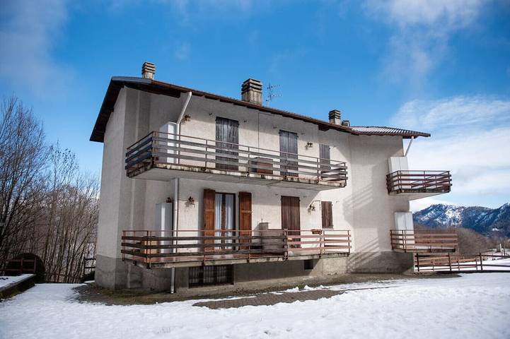 Gîte pour 4 personnes, avec jardin, animaux acceptés à Zogno