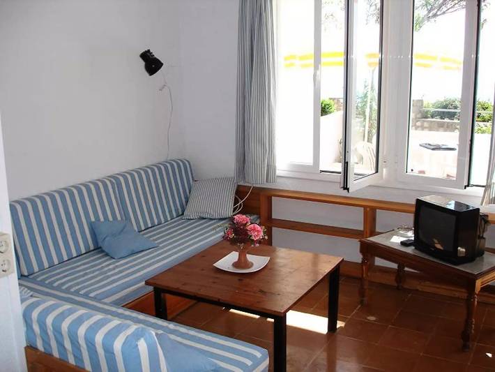 Gîte pour 3 personnes, avec terrasse à Calafat - 4
