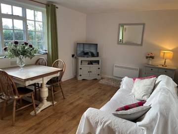 Rental for 3 People in Tring Rural, Chiltern Hills, Photo 2