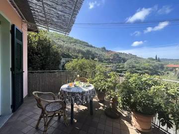 Villa pour 4 personnes, avec jardin à Imperia
