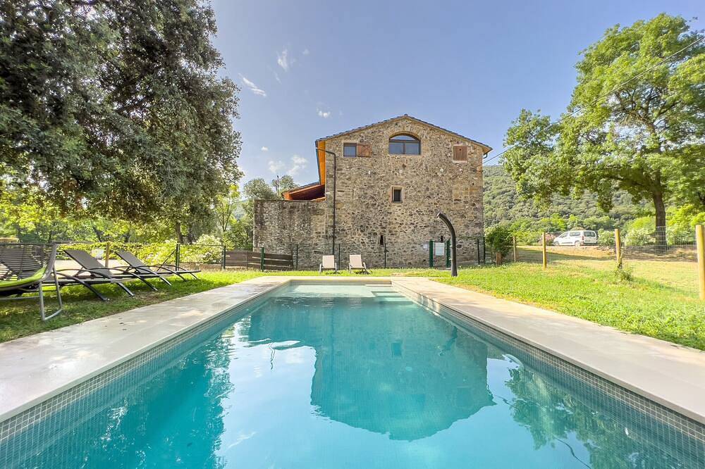 Apartamento entero, Majordoms - Blanc Baix, La Garrotxa in Montagut y Oix, Garrotxa