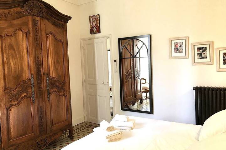In the Mas des Pampres, Provence is at your fingertips in Cabannes, Arles region