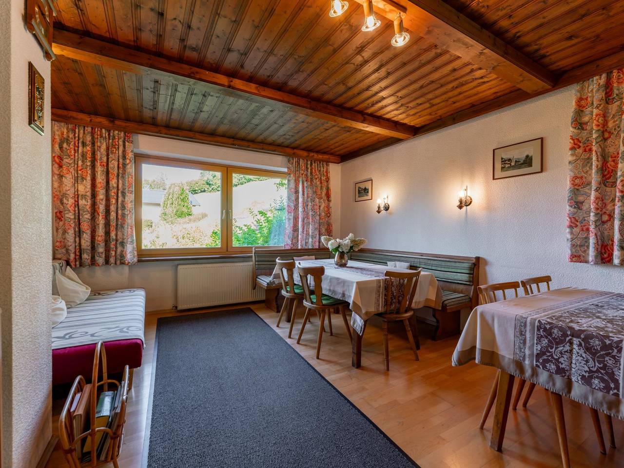 Ganze Wohnung, Geräumige Wohnung mit grandiosem Bergpanorama
 in Zell am See, Pinzgau