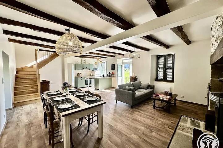 Location de vacances pour 6 personnes, avec terrasse à Monceaux-sur-Dordogne