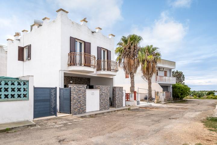 Hel lägenhet, Azure Bay Luxury Villa in Porto Cesareo, Tarantobukten