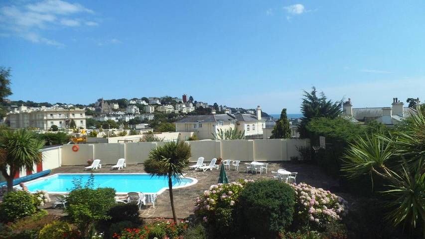 Hôtel pour 2 personnes, avec jardin et piscine ainsi que terrasse et vue