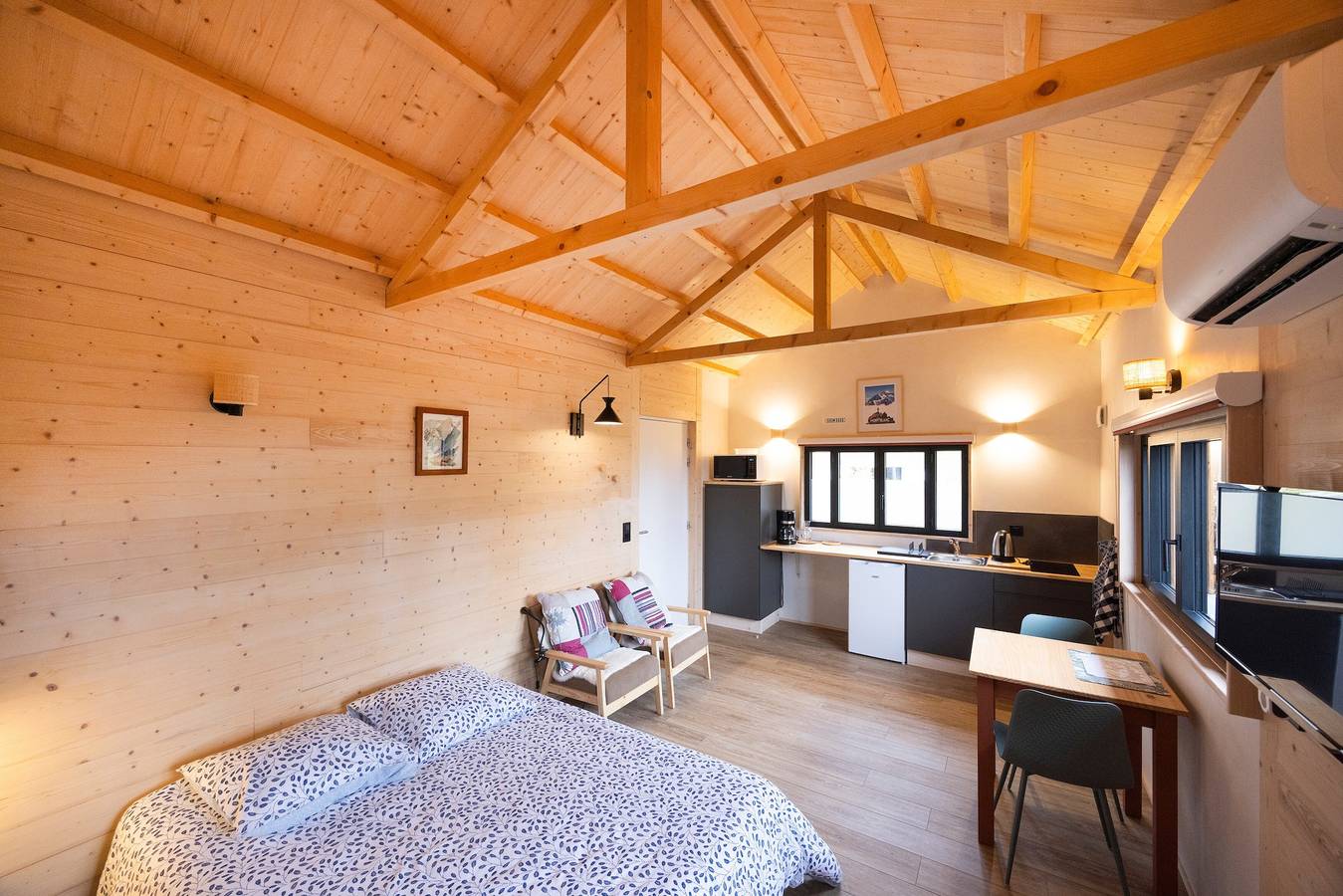 Appartement entier, Appartement 'Cabane' avec Wi-Fi et climatisation in Marcellaz-Albanais, Région d'Annecy